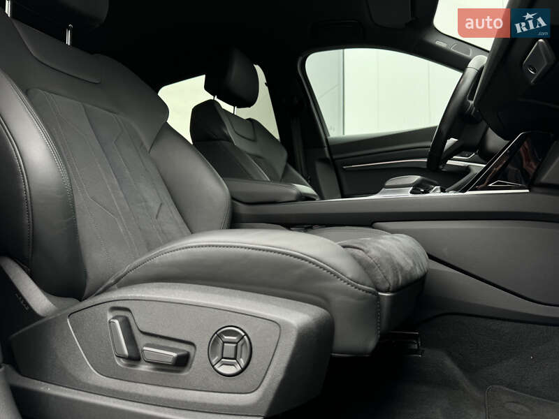 Позашляховик / Кросовер Audi e-tron 2021 в Мукачевому