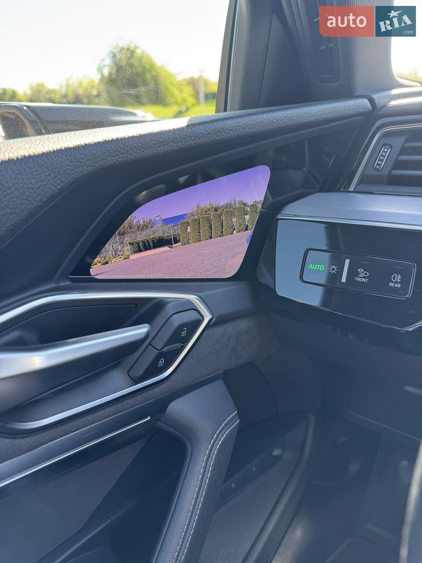 2018 Audi e-tron - мініатюра 10