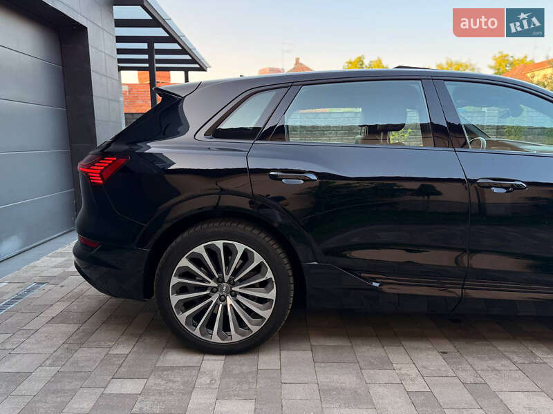 Внедорожник / Кроссовер Audi e-tron 2020 в Мукачево