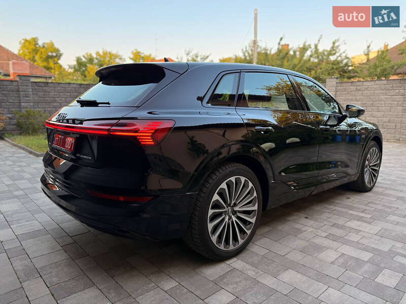Внедорожник / Кроссовер Audi e-tron 2020 в Мукачево