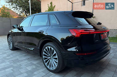 Позашляховик / Кросовер Audi e-tron 2020 в 