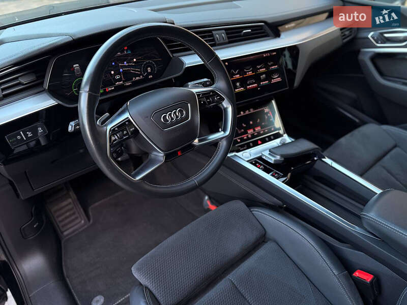 Внедорожник / Кроссовер Audi e-tron 2020 в Мукачево