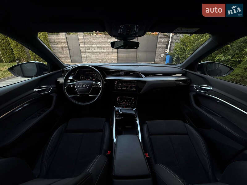 Внедорожник / Кроссовер Audi e-tron 2020 в Мукачево