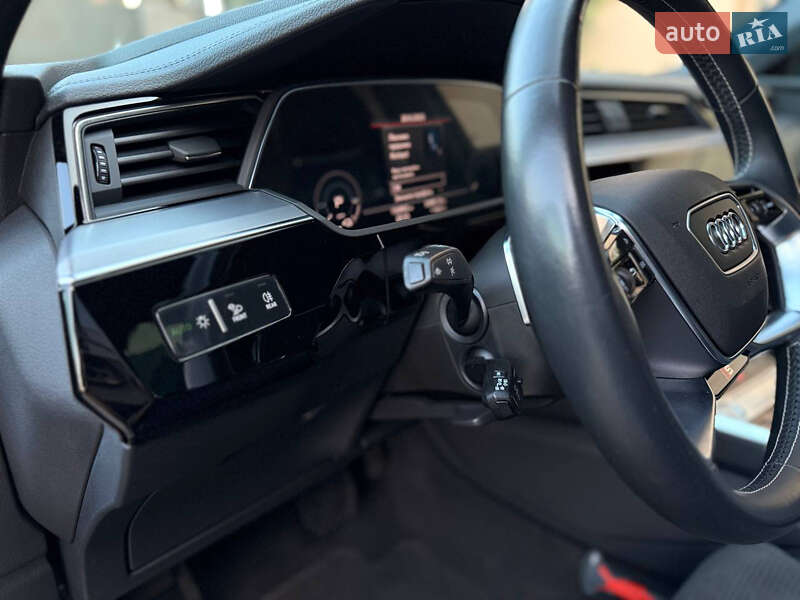 Внедорожник / Кроссовер Audi e-tron 2020 в Мукачево