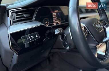 Позашляховик / Кросовер Audi e-tron 2020 в 