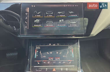 Позашляховик / Кросовер Audi e-tron 2020 в 