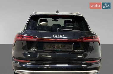 Позашляховик / Кросовер Audi e-tron 2019 в 