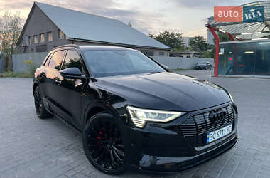 Позашляховик / Кросовер Audi e-tron 2019 в 