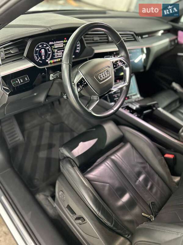 Внедорожник / Кроссовер Audi e-tron 2019 в Тернополе