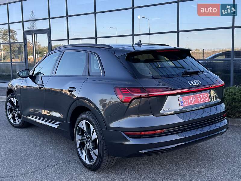 Позашляховик / Кросовер Audi e-tron 2021 в Дніпрі