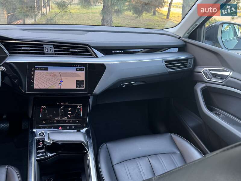 Позашляховик / Кросовер Audi e-tron 2021 в Дніпрі