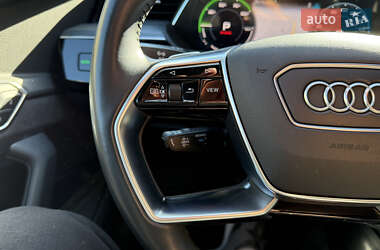 Внедорожник / Кроссовер Audi e-tron 2019 в 