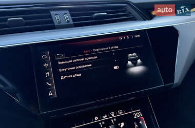 Внедорожник / Кроссовер Audi e-tron 2019 в 