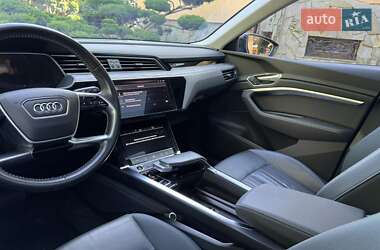 Позашляховик / Кросовер Audi e-tron 2020 в 
