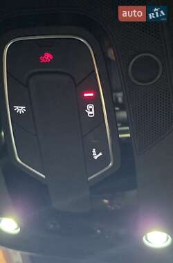 Позашляховик / Кросовер Audi e-tron 2021 в 