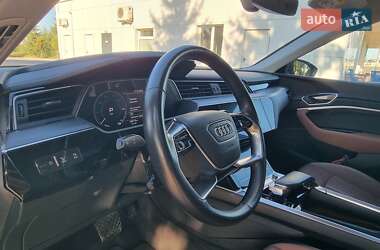 Позашляховик / Кросовер Audi e-tron 2020 в 