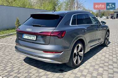 Позашляховик / Кросовер Audi e-tron 2019 в 