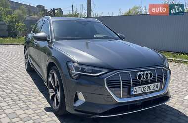 Позашляховик / Кросовер Audi e-tron 2019 в 