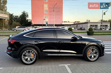 Позашляховик / Кросовер Audi e-tron 2023 в 