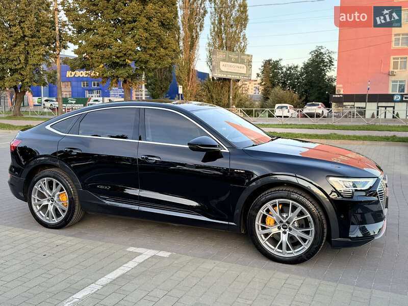 Позашляховик / Кросовер Audi e-tron 2023 в Хмельницькому