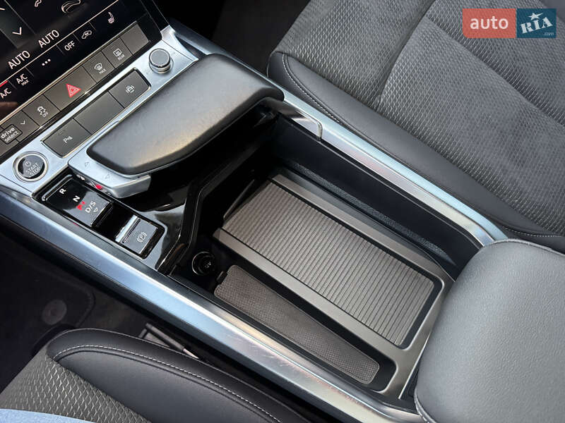 Позашляховик / Кросовер Audi e-tron 2023 в Хмельницькому