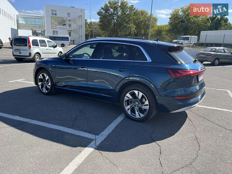 Позашляховик / Кросовер Audi e-tron 2020 в Дніпрі