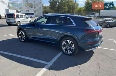 Внедорожник / Кроссовер Audi e-tron 2020 в 