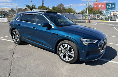 Внедорожник / Кроссовер Audi e-tron 2020 в 