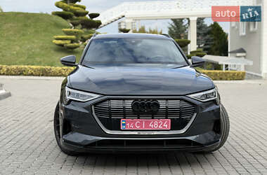 Позашляховик / Кросовер Audi e-tron 2021 в 