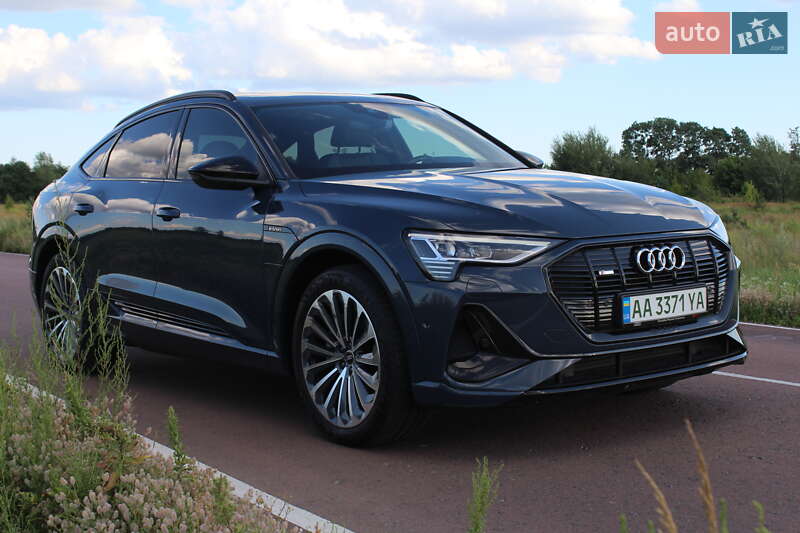 Позашляховик / Кросовер Audi e-tron 2022 в Києві