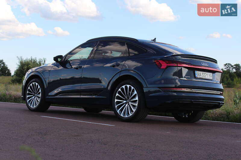 Позашляховик / Кросовер Audi e-tron 2022 в Києві