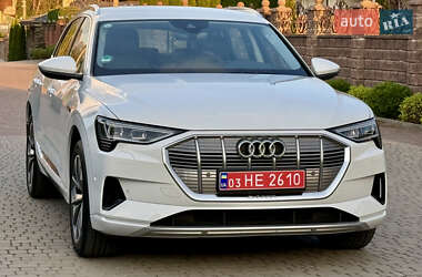 Внедорожник / Кроссовер Audi e-tron 2020 в 