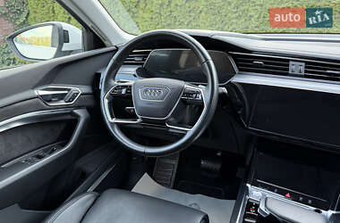 Внедорожник / Кроссовер Audi e-tron 2020 в 