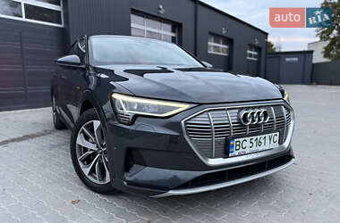 Позашляховик / Кросовер Audi e-tron 2019 в 