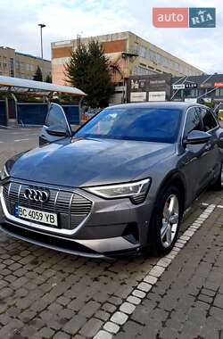 Внедорожник / Кроссовер Audi e-tron 2019 в 