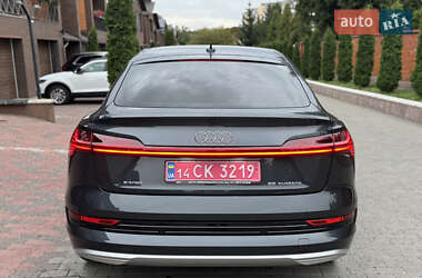 Внедорожник / Кроссовер Audi e-tron 2023 в 