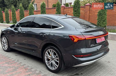 Внедорожник / Кроссовер Audi e-tron 2023 в 