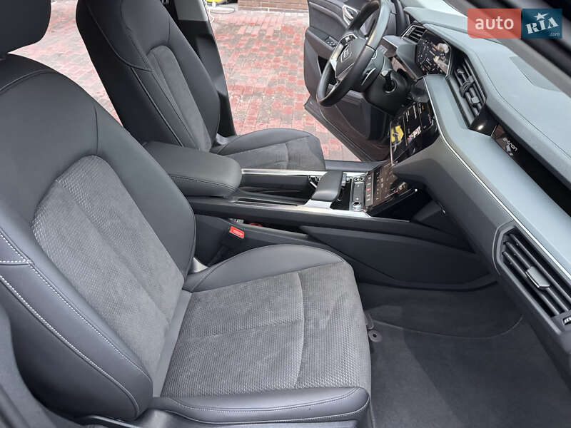 Позашляховик / Кросовер Audi e-tron 2023 в Хмельницькому