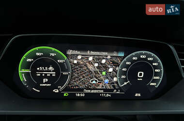 Внедорожник / Кроссовер Audi e-tron 2023 в 