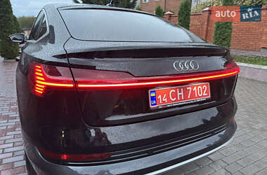 Внедорожник / Кроссовер Audi e-tron 2023 в 