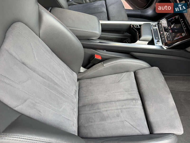 Позашляховик / Кросовер Audi e-tron 2023 в Хмельницькому