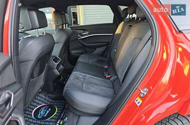 Внедорожник / Кроссовер Audi e-tron 2021 в 
