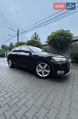 Позашляховик / Кросовер Audi e-tron 2023 в Києві