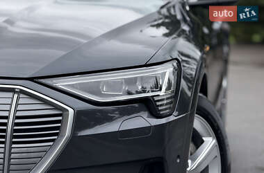 Внедорожник / Кроссовер Audi e-tron 2021 в 