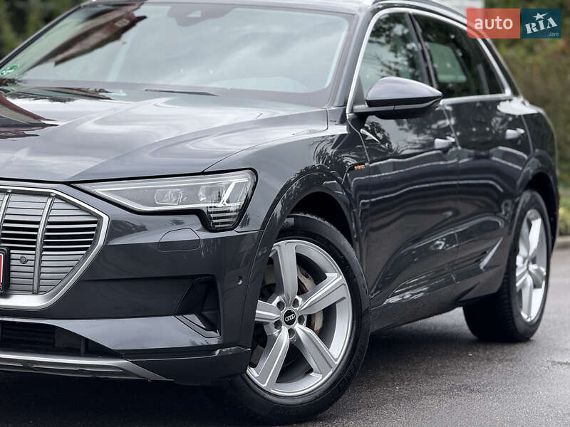 Позашляховик / Кросовер Audi e-tron 2021 в Тернополі
