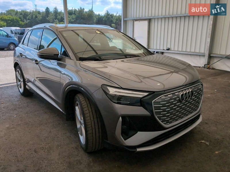 Позашляховик / Кросовер Audi e-tron 2024 в 