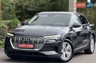 Позашляховик / Кросовер Audi e-tron 2021 в 