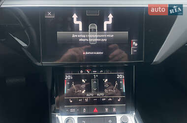Позашляховик / Кросовер Audi e-tron 2023 в 