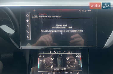 Позашляховик / Кросовер Audi e-tron 2023 в 