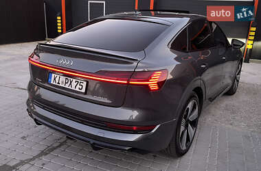 Внедорожник / Кроссовер Audi e-tron 2021 в 